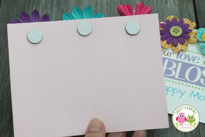 Print out this free Mother's Day craft card.