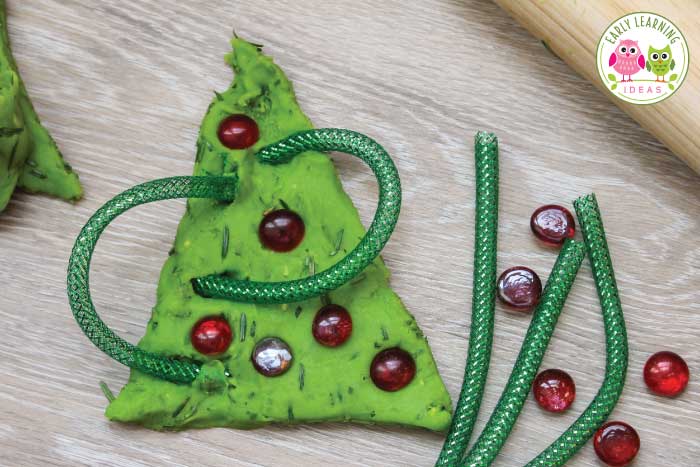 Now you can start playing with your Christmas tree playdough.