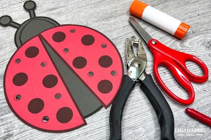 This printable ladybug craft for preschoolers is a great insect activity and fine motot skills activity.
